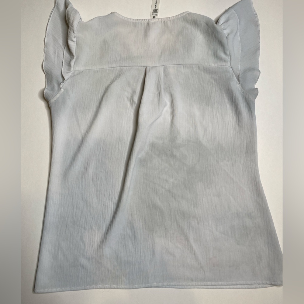 Chic Light Top with Ruffle Sleeves size medium - Picture 6 of 9